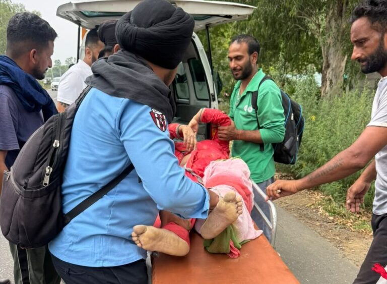 जालंधर में भीषण सड़क हादसा: डिवाइडर पार कर क्रेटा से भिड़ी बलेनो, 2 साल के बच्चे समेत 4 की मौत, 5 घायल